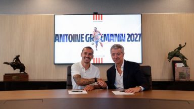 أتلتيكو مدريد يمدد عقد غريزمان حتى 2027